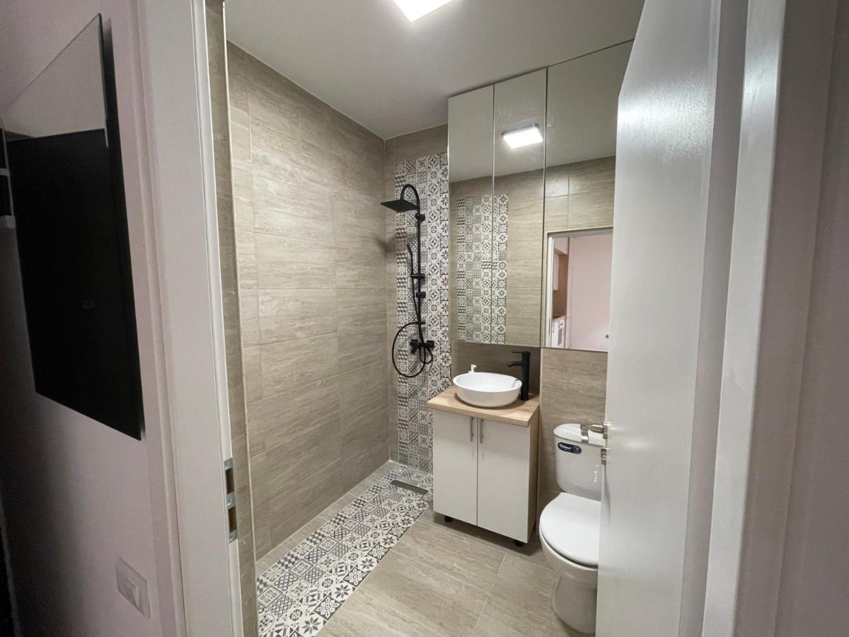 Relax Luxury Apartment Palace Bucarest Esterno foto